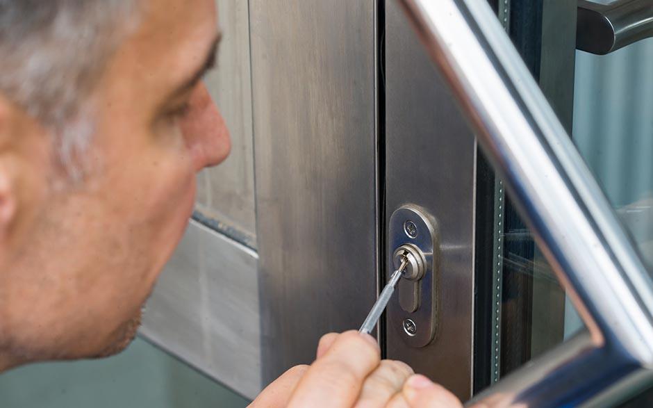 changer serrure porte d'entrée Arcueil